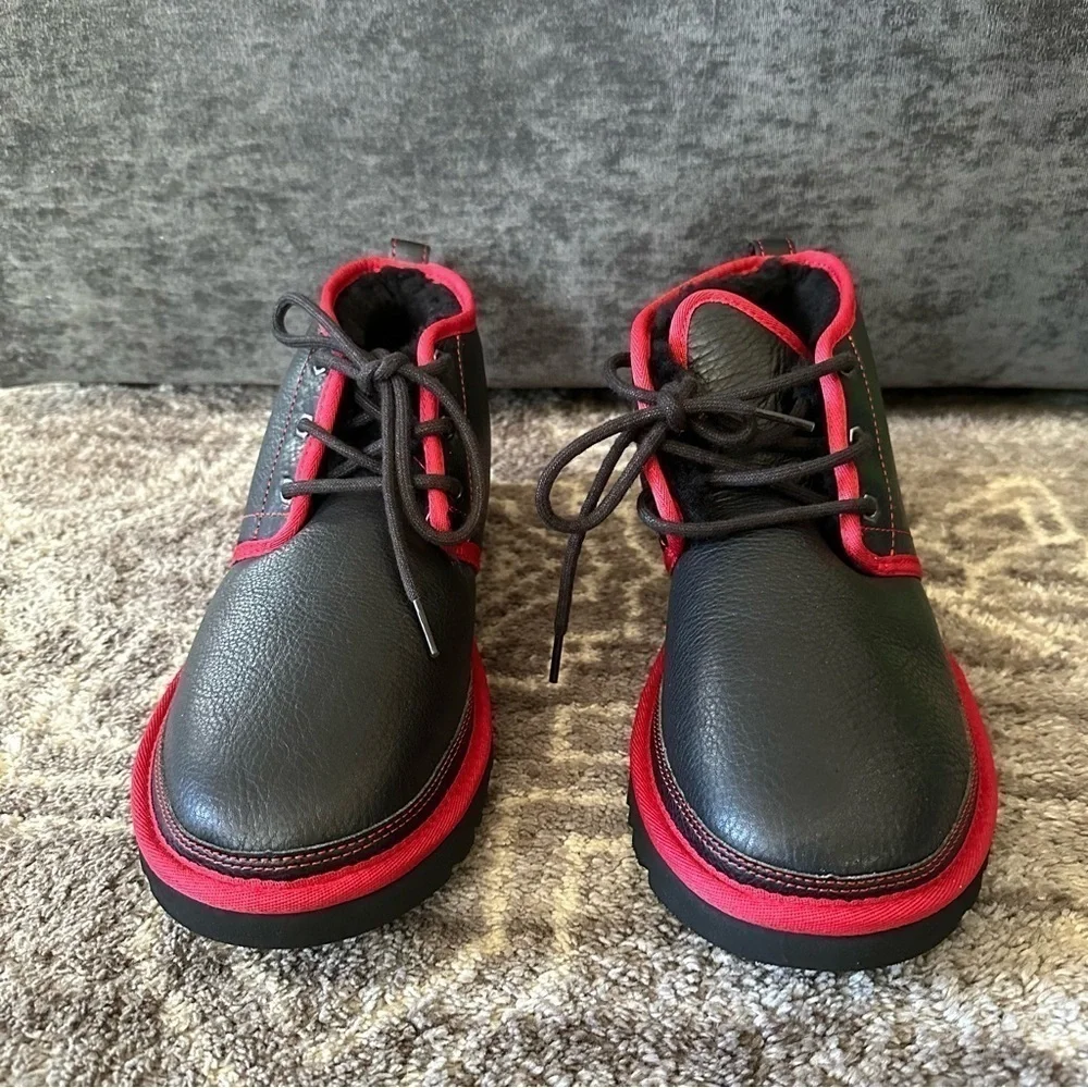 NWOT Ugg Neumel Leather Chukka Boots Black Red Mens 11